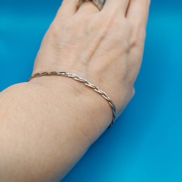 Beautiful Sterling Silver 925 woven tri-color bracelet. - Picture 8 of 10